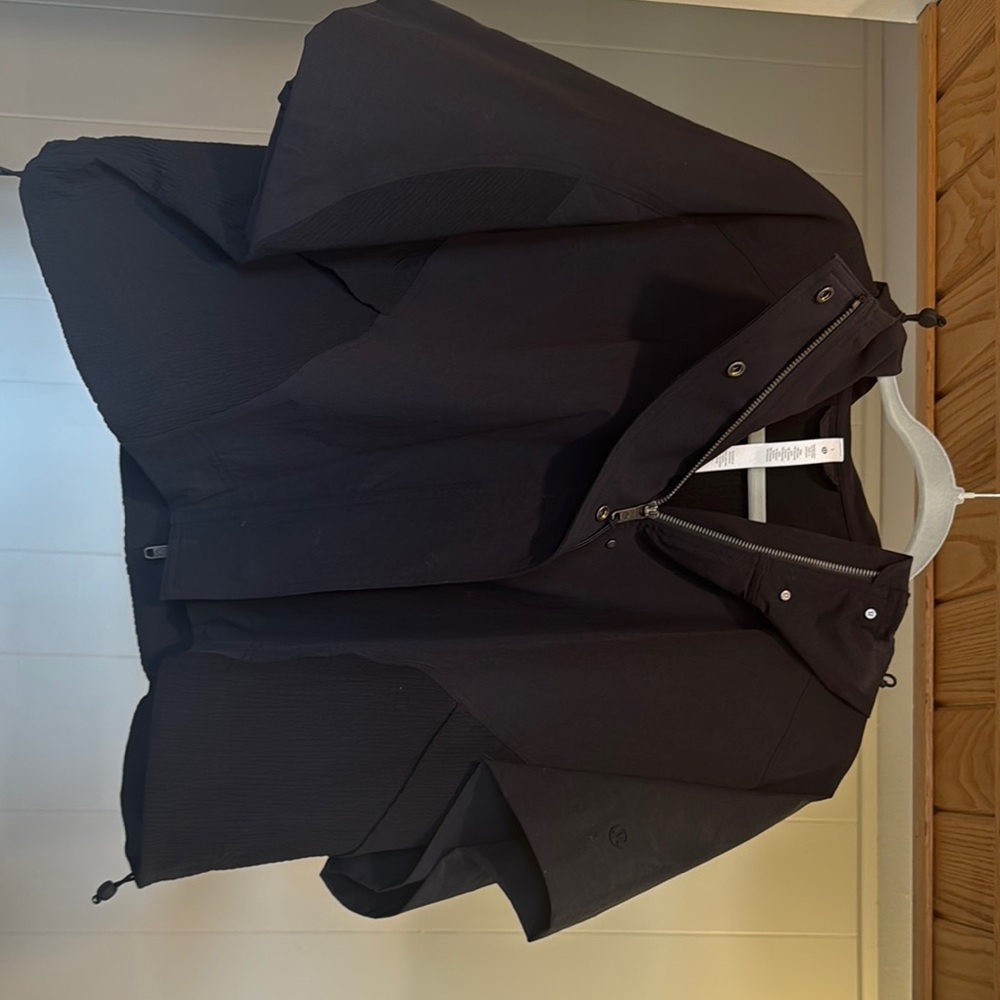 Lululemon Athletica Black Bomber Jacket with Full-Length Sleeves